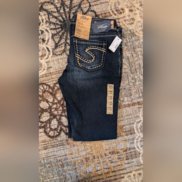 Silver Suki Jeans - Picture 2 of 8